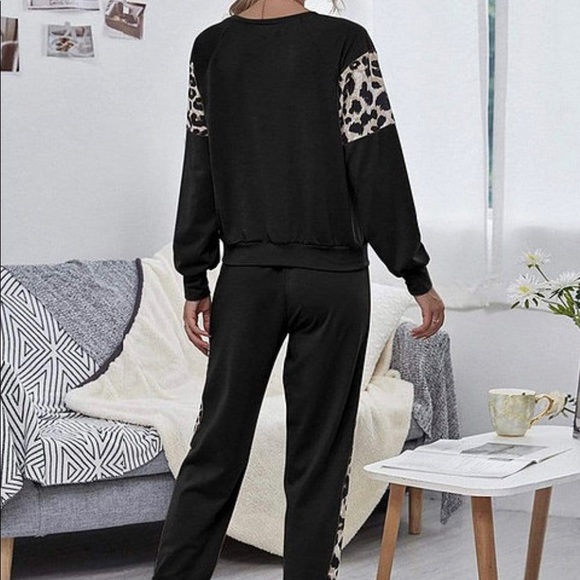 Leopard 2 piece set - Picture 2 of 4